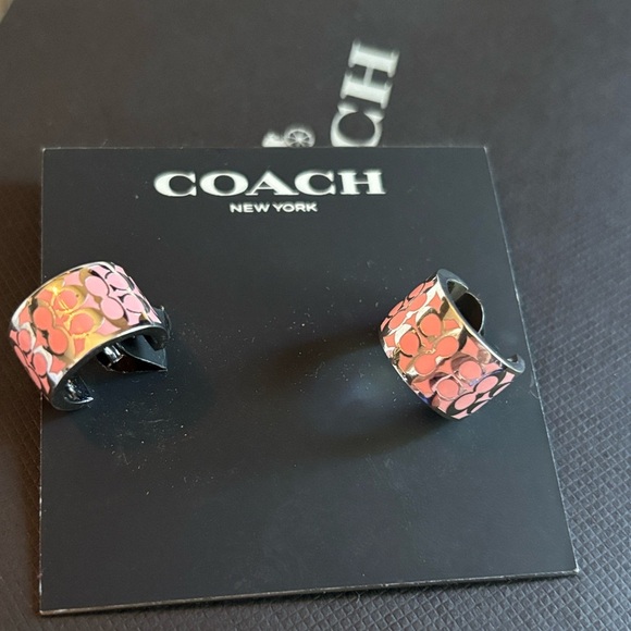 Coach SIGNATURE HUGGIE pink and silver earrings - Picture 5 of 8